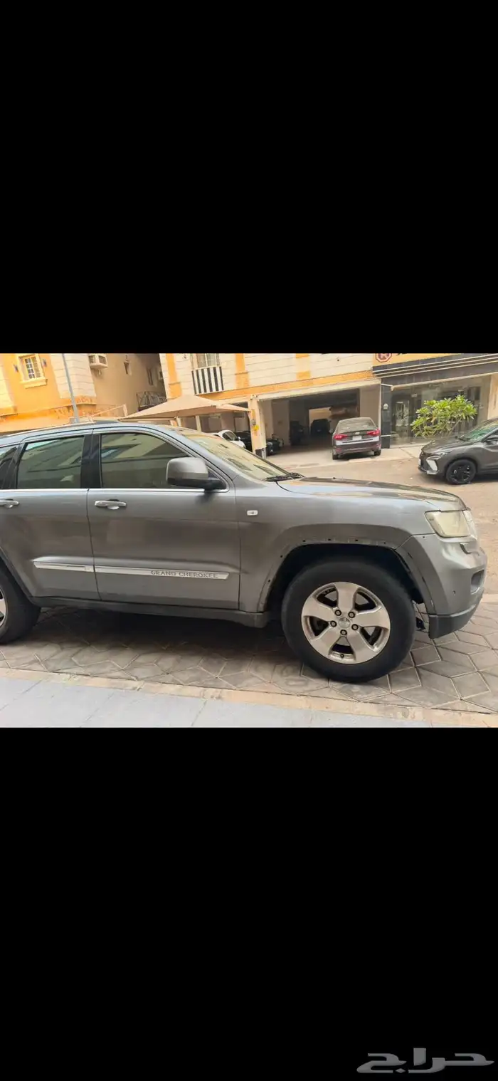 للبيع او البدل جيب شيروكي2011 نضيف 5