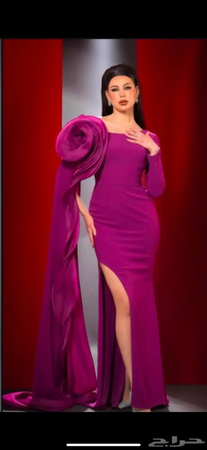 فستان من براند بيرلا 0