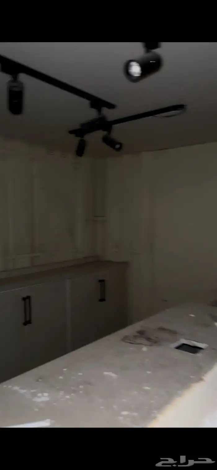 كونتينر مجهز من الداخل و معزول بسقف امريكي و اناره 4