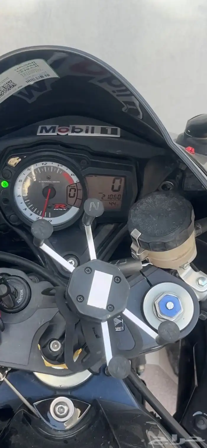 ريس سوزوكي 750 4