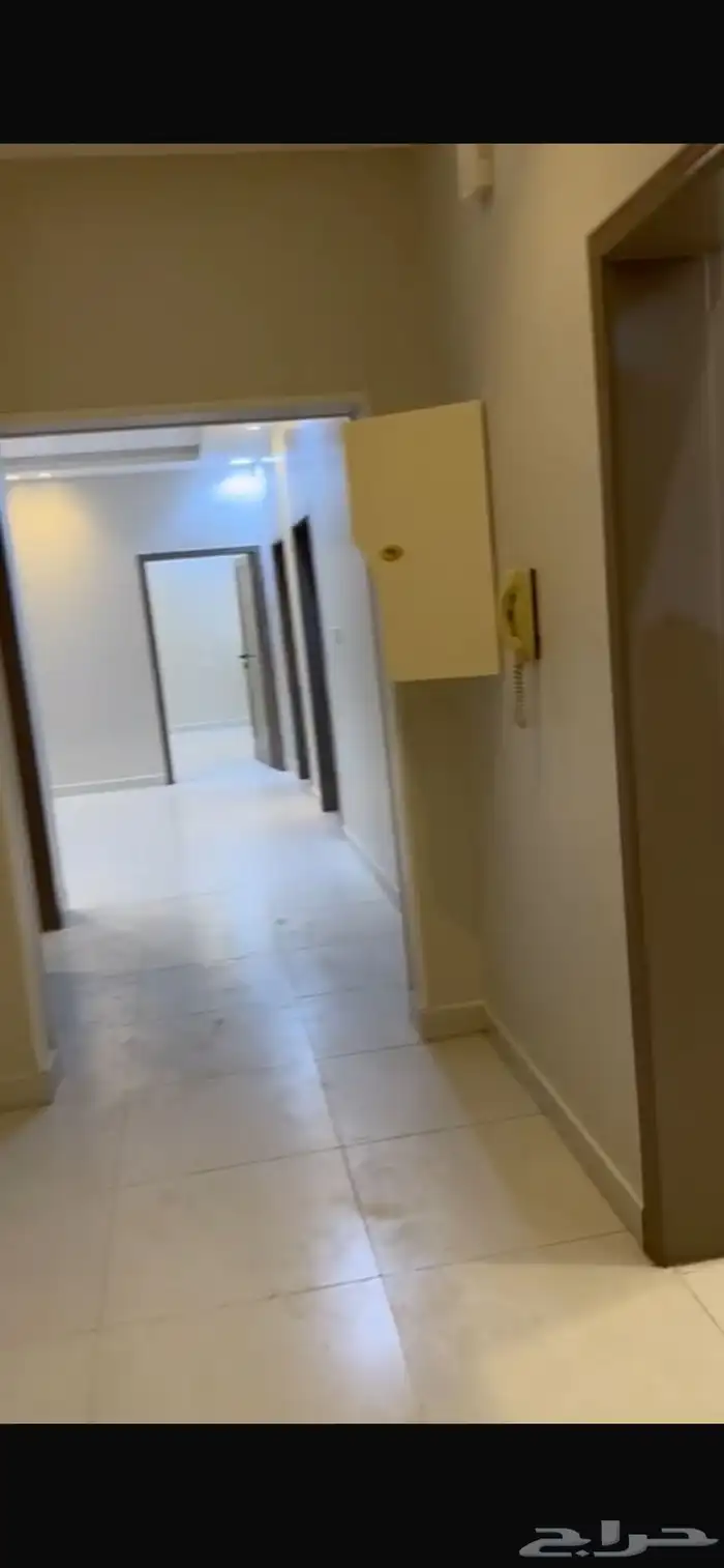 شقة روف بتشطيب ممتاز   للايجار  ولي العهد 3