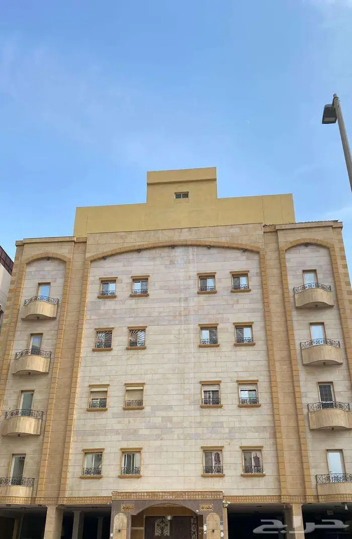 شقة 3 غرف وصالة للإيجار بحي الواحة 0