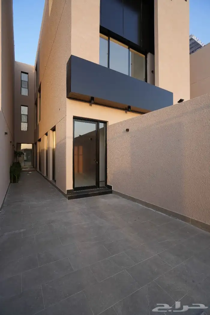 أدوار فخمة للبيع في شمال الرياض حي النرجس 4