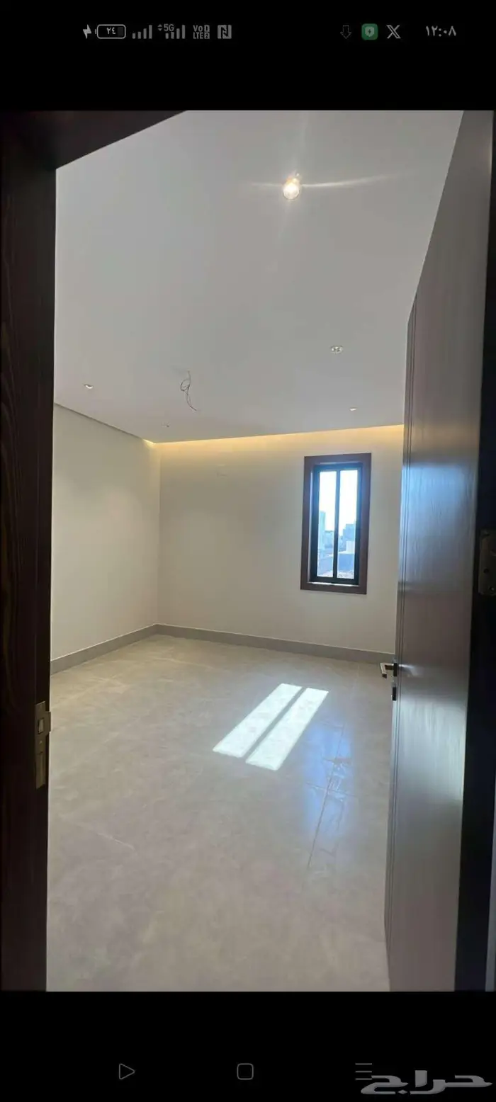 للتمليك شقة دور ثاني حي الاخضر 6 غرف وصاله (620) الف 0