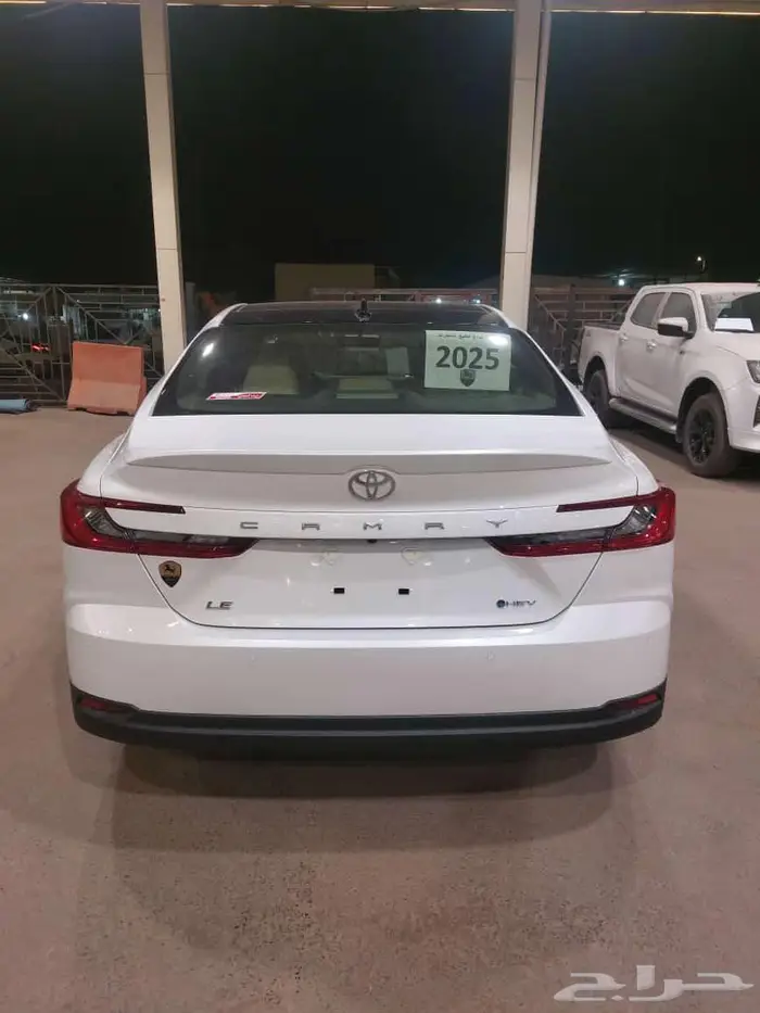 تويوتا كامري 2025 هايبرد LE 3