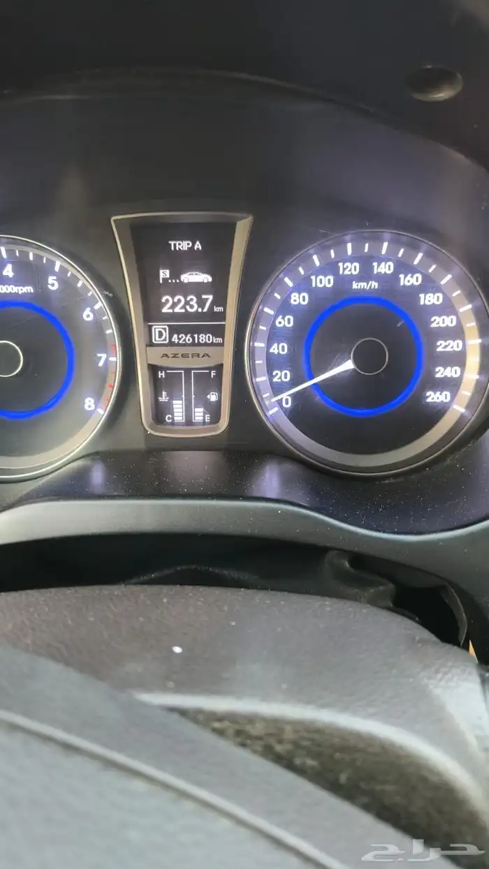 للبيع سيارة ازيره 2012 اتوميتك فحص جديد واحد سنه 7