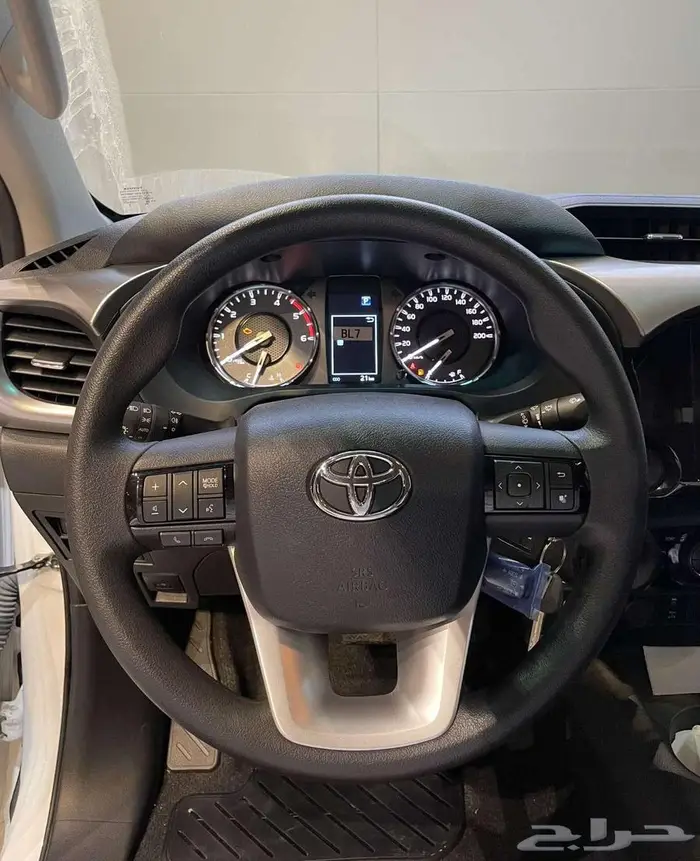 هايلكس GLX بنزين وديزل 2025 8