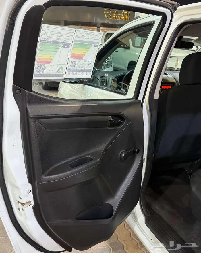 للبيع ايسوزو ديماكس 2023 مكينة 2.5cc ديزل سعودي 34