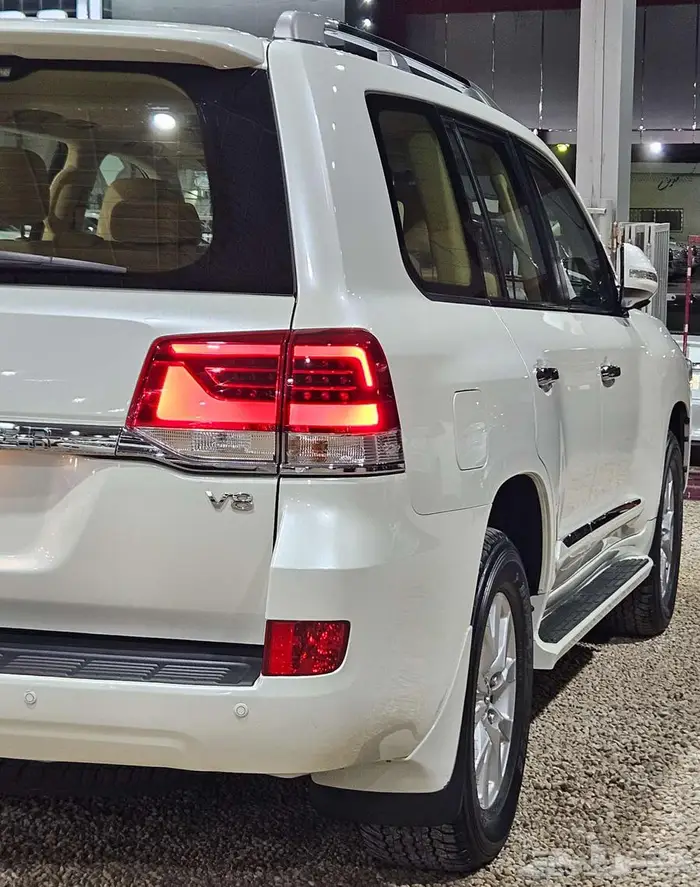 تويوتا لاندكروزر GXR..2016 21