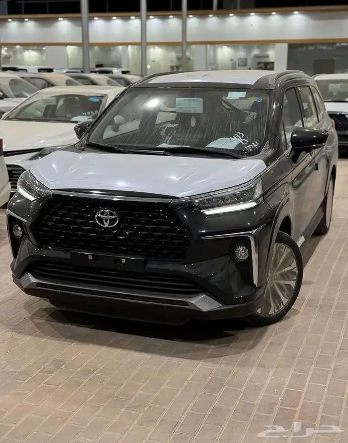 تويوتا فيلوز GLX بنزين 2025 10