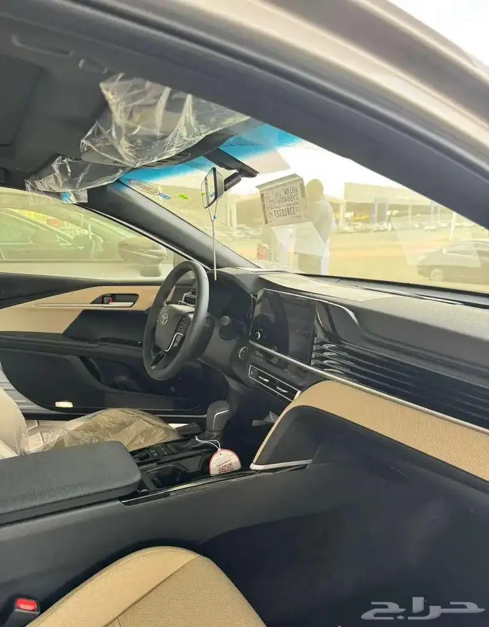 تويوتا كامري LE هايبرد 2025 اصفار 5