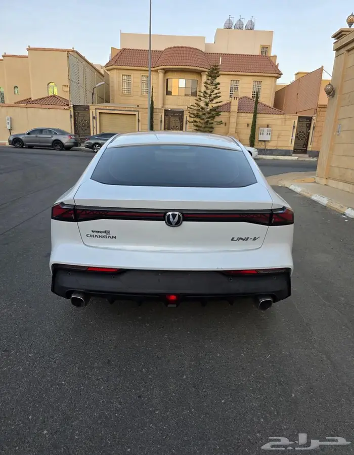 شانجان يوني في هاتشباك 1