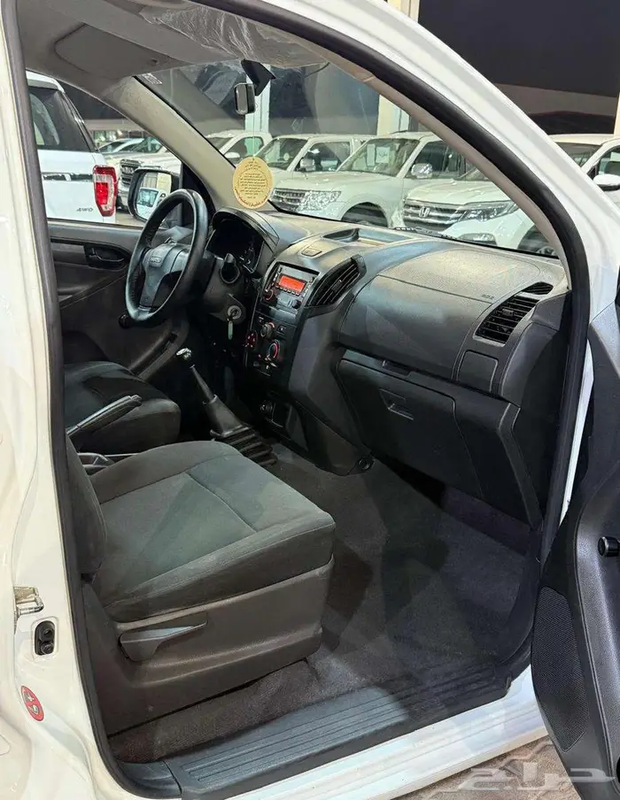 للبيع ايسوزو ديماكس 2023 مكينة 2.5cc ديزل سعودي 27