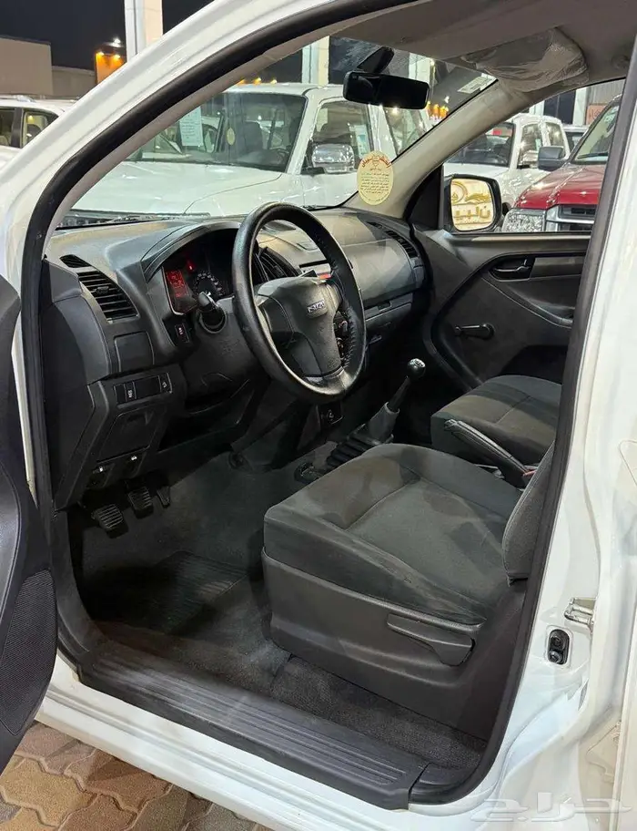 للبيع ايسوزو ديماكس 2023 مكينة 2.5cc ديزل سعودي 18