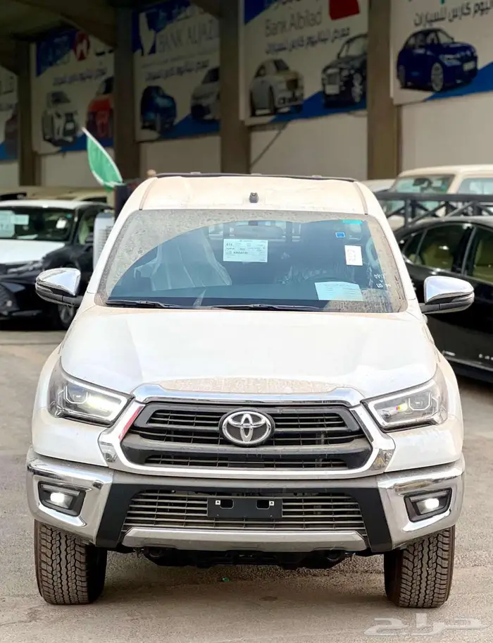 هايلوكس غمارتين S-GLX 4 4 اوتوماتيك بنزين 2025 3