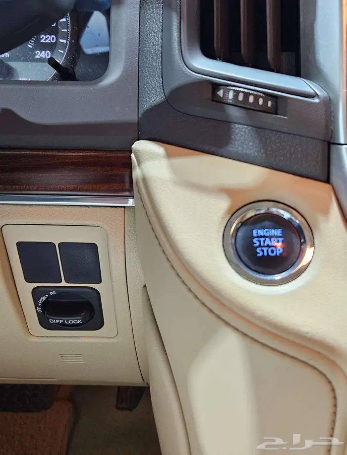 تويوتا لاندكروزر GXR..2016 37