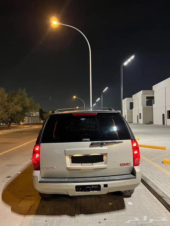 للبيع يوكن 2008 SLT دبل 7