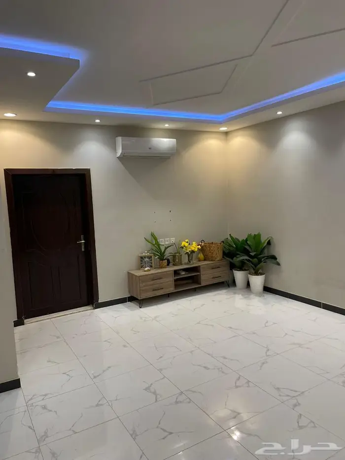 فيلا للايجار بحي الحزم 6