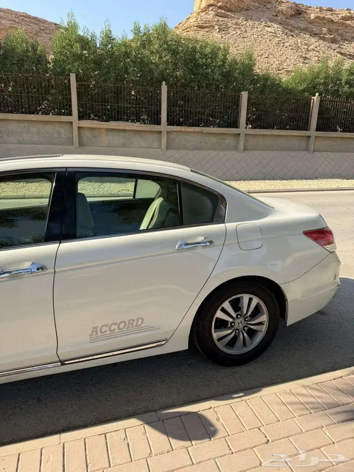 هوندا اكورد2009 للبيع 11