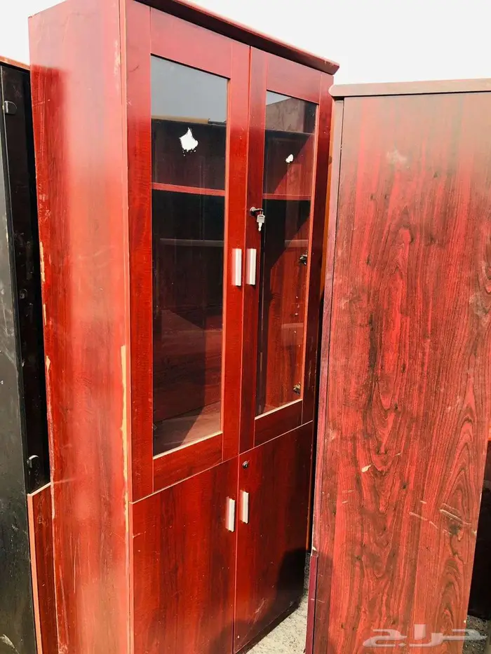 دولاب مكتبي خشب بحالة ممتازة 1