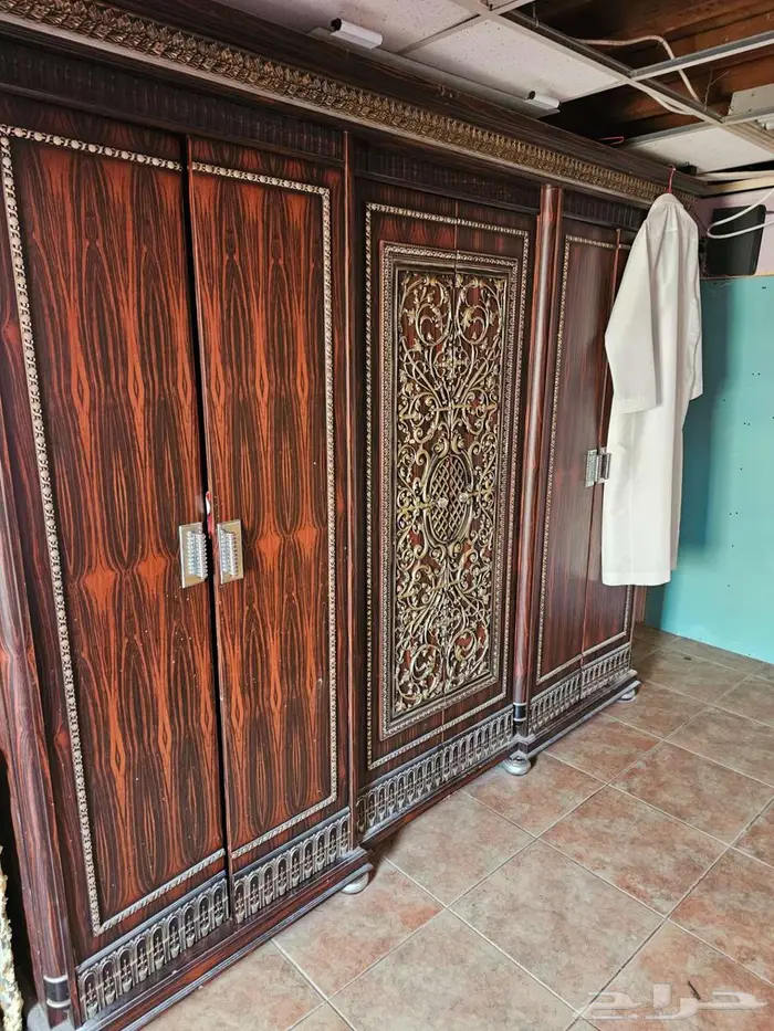 دولاب ملابس مجاني لوجه الله 0