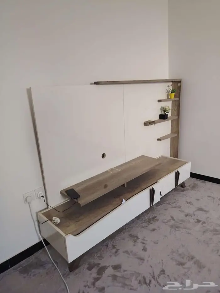 طاولة تلفزيون 1