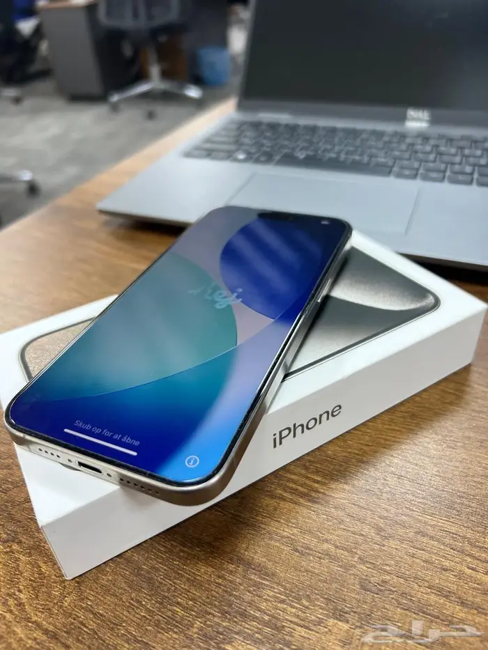 ايفون 15 بر وماكس تيتانيوم 256 2