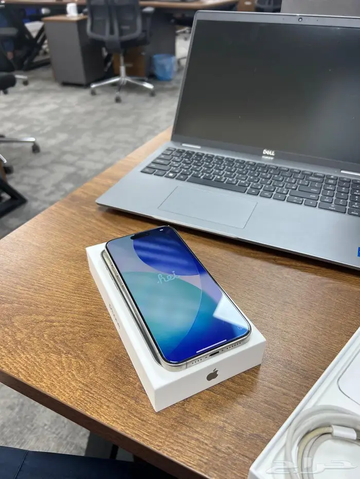 ايفون 15 بر وماكس تيتانيوم 256 5