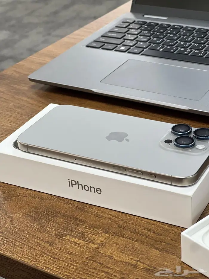 ايفون 15 بر وماكس تيتانيوم 256 7