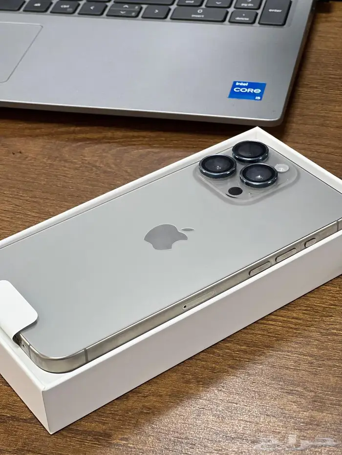 ايفون 15 بر وماكس تيتانيوم 256 9