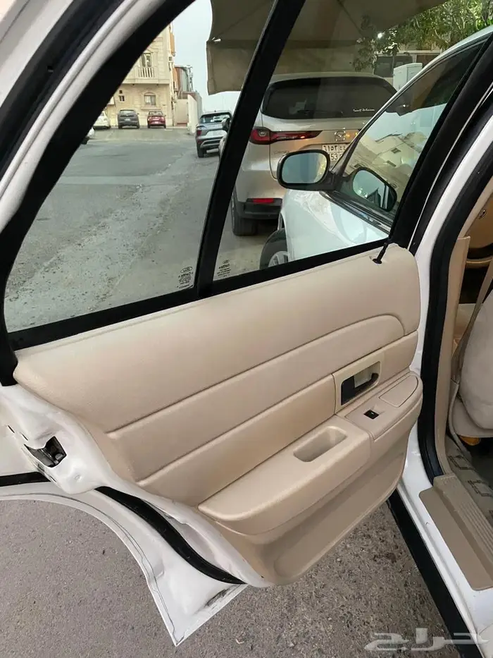 فورد كراون فكتوريا 2012 مخزن 33