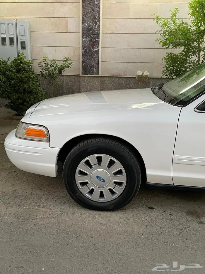 فورد كراون فكتوريا 2012 مخزن 13