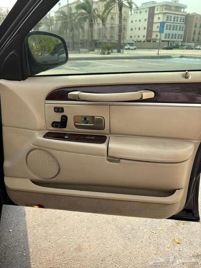 لنكون تاون كار 2008 بدي وداخلية وكالة 11