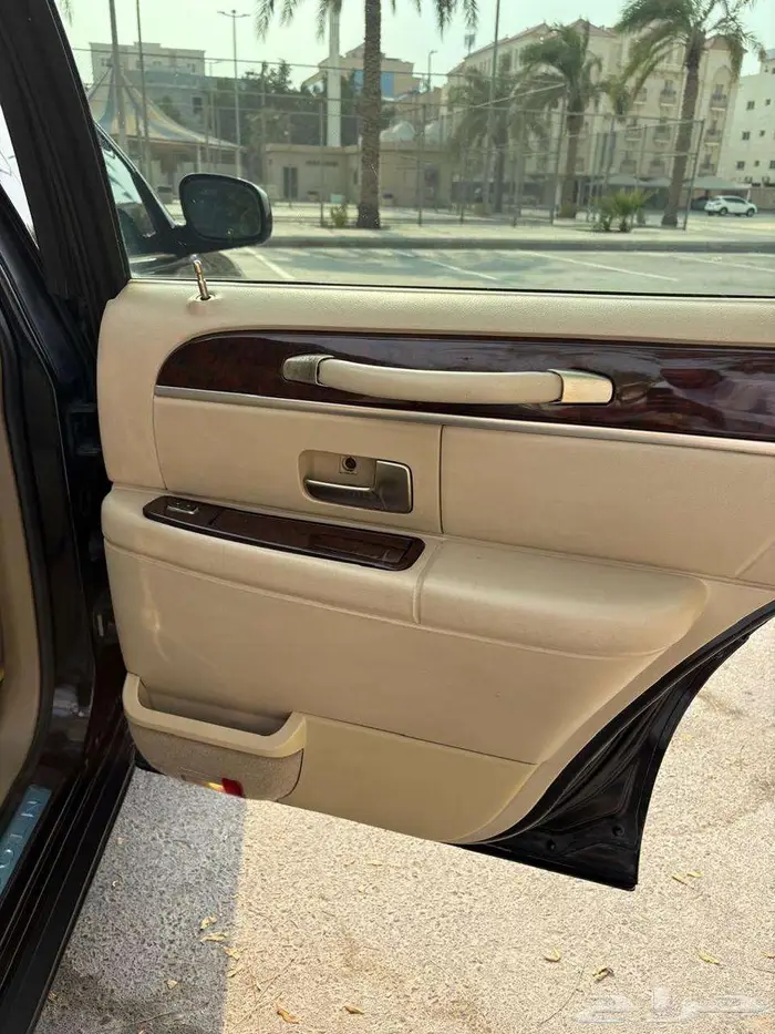 لنكون تاون كار 2008 بدي وداخلية وكالة 14