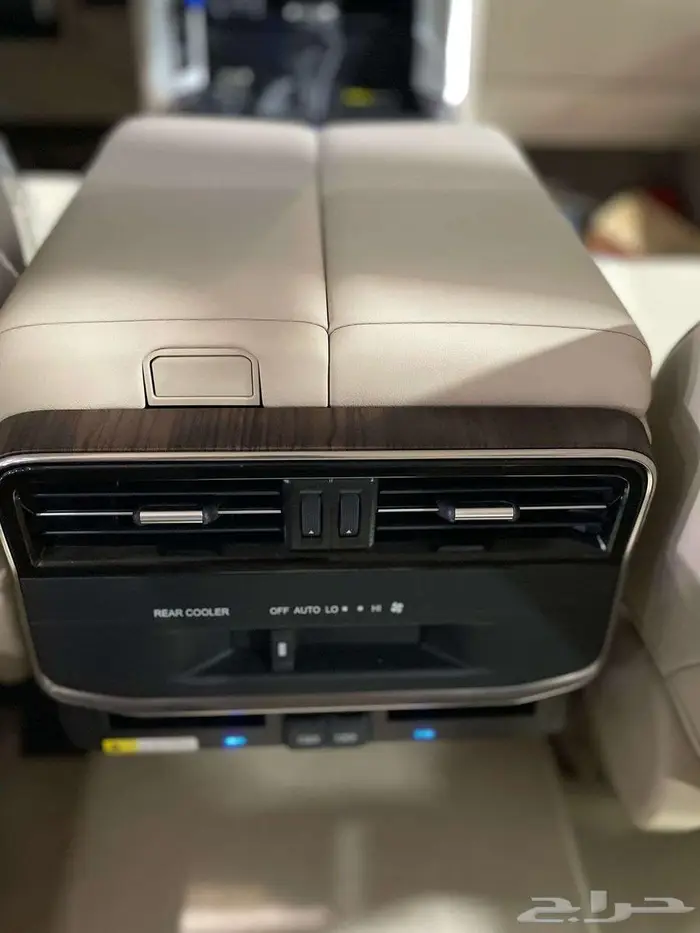 جي اكس ار L4 بريمي بنزين 2025 اللون اسود ابواب شفط 8