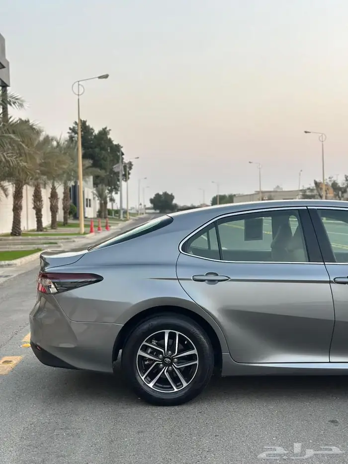 تويوتا كامري LE 2023 هايبرد 5