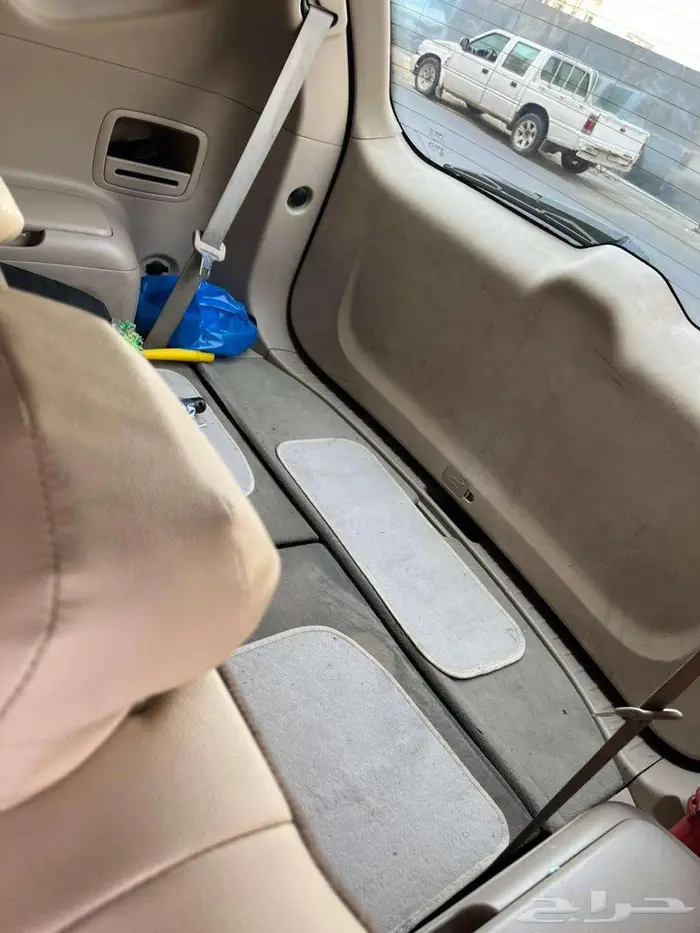 كيا كارنز 2008 5