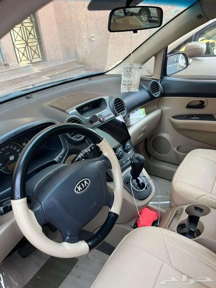 كيا كارنز 2008 1