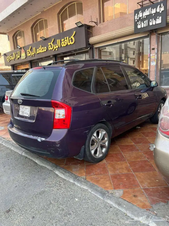 كيا كارنز 2008 4