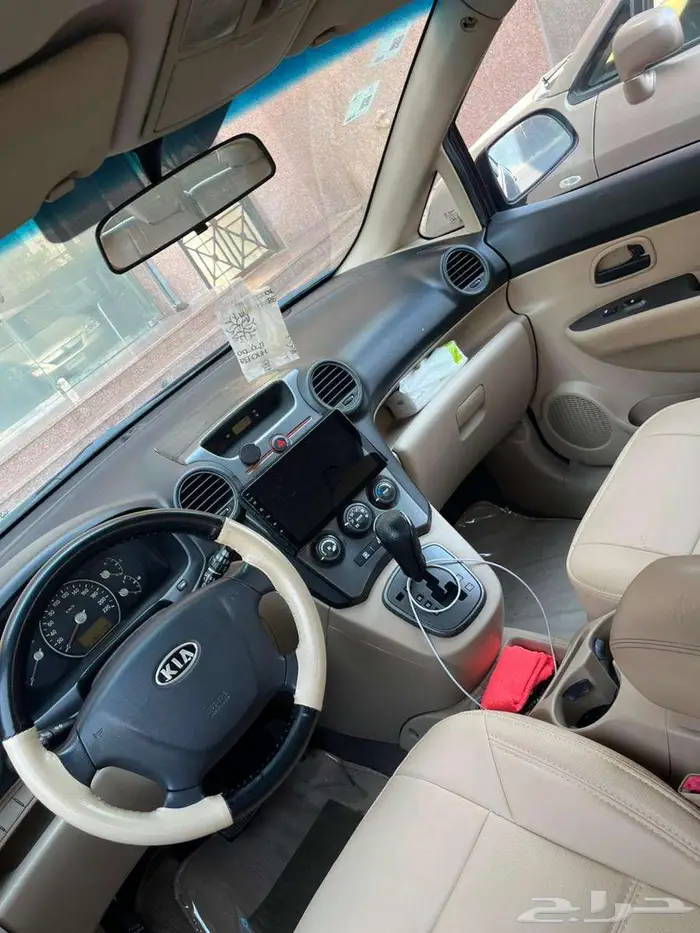 كيا كارنز 2008 3