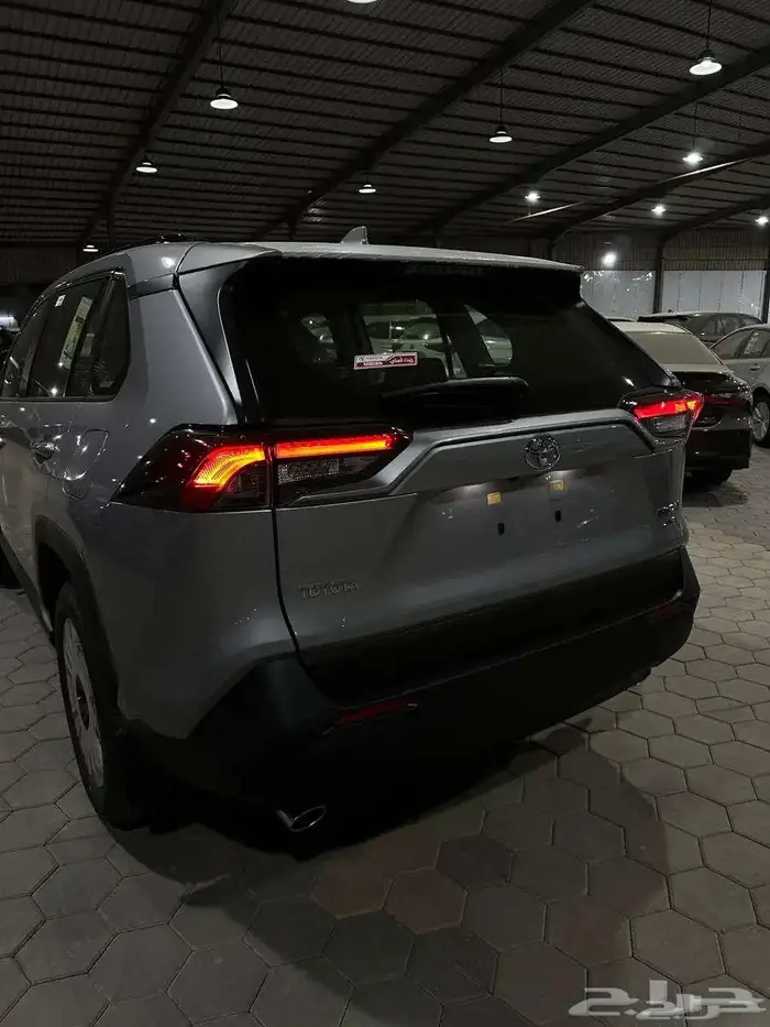 تويوتا راف فور XLE بنزين 2025 16