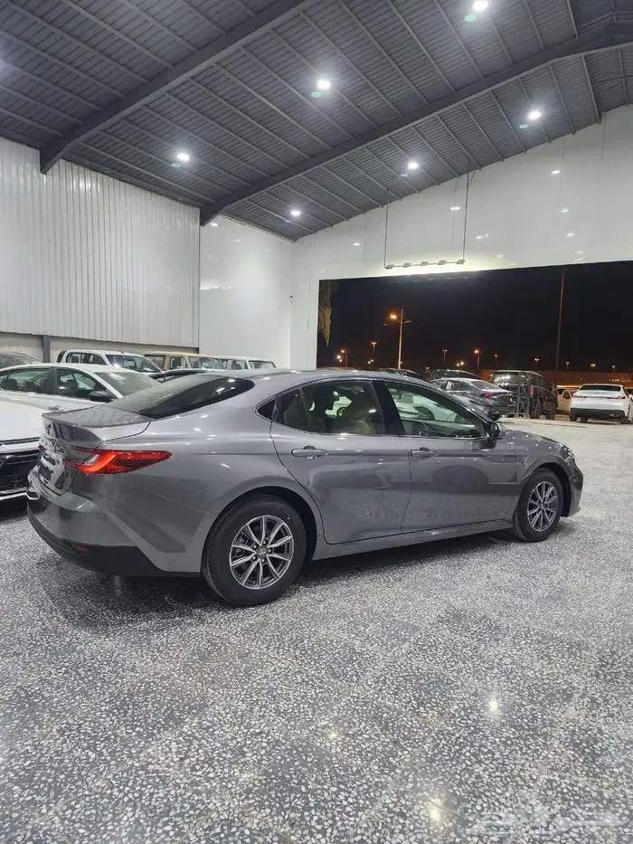 كامري استاندر E بنزين 2025 السعر 113000 أقل سعر بالسوق 2