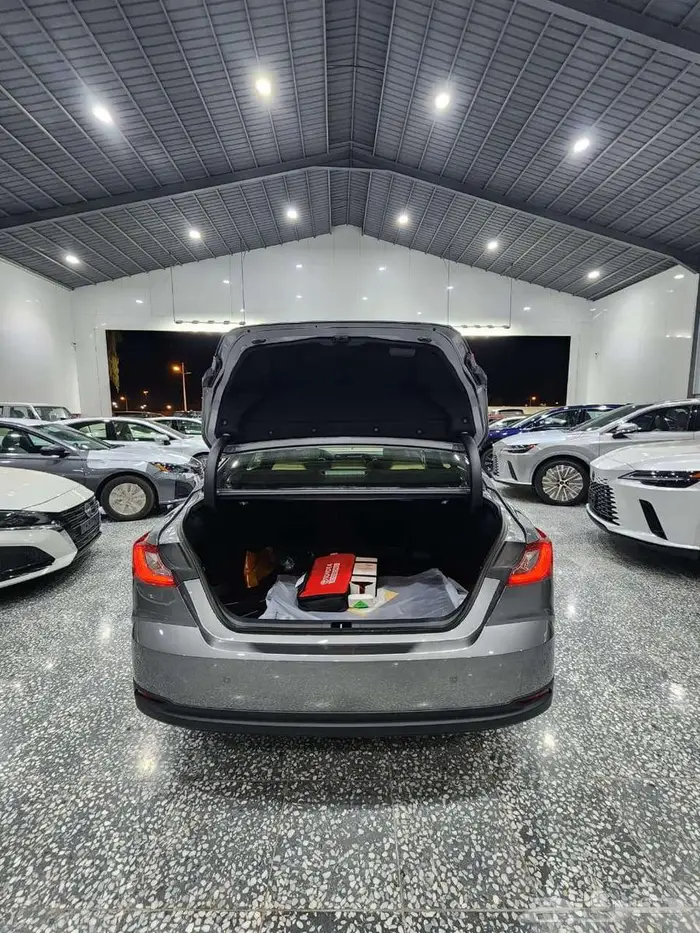 كامري استاندر E بنزين 2025 السعر 113000 أقل سعر بالسوق 13