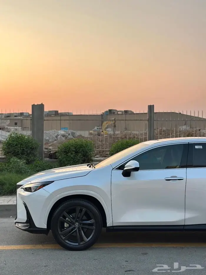 لكزس NX350 2024 شبه جديد 5