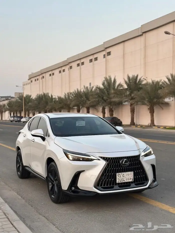 لكزس NX350 2024 شبه جديد 4