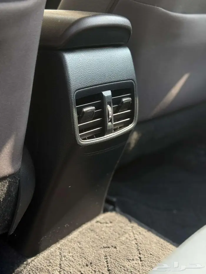 تويوتا كرولا مكينة 2.0 موديل 2023 ممشي 59 الف كيلو بدي بلد 12