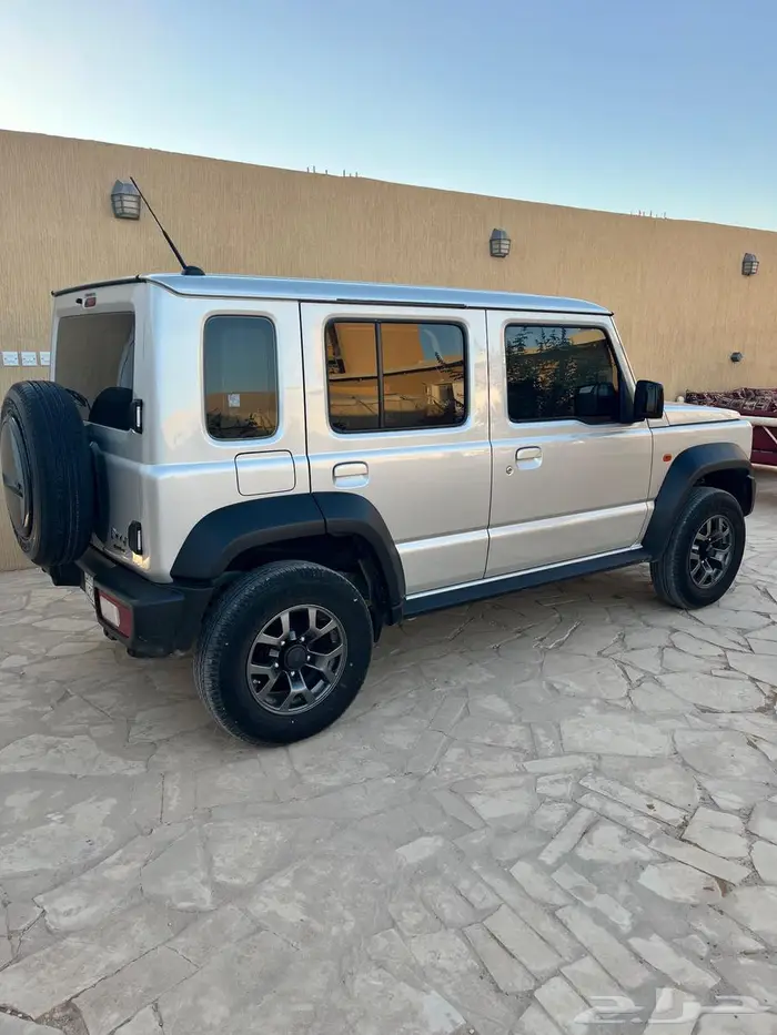 سوزوكي جمني مستخدم نظيف 2