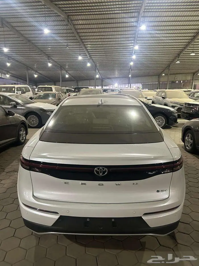 تويوتا كراون بريميوم 2026 3