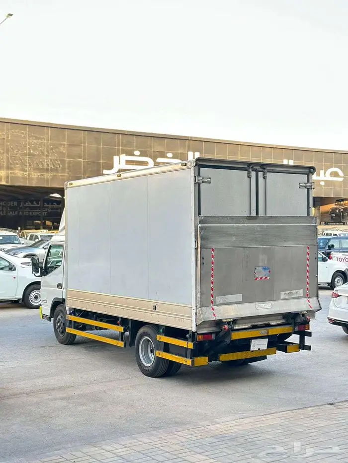 ديانة ميتسوبيشي كانتر2021 ديزل 4