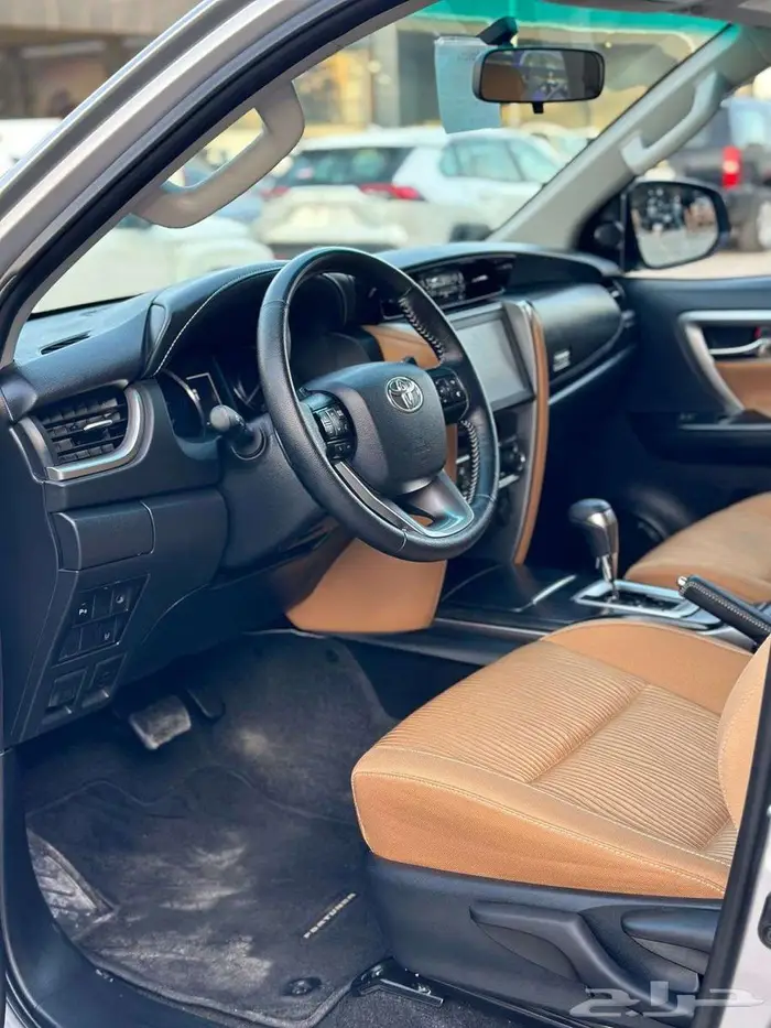 تويوتا فورتشنر VX موديل 2023 ستة سلندر 6